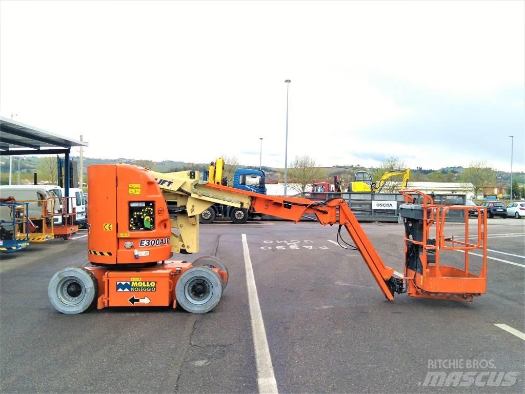 JLG E 300 AJP Колінчаті підйомники
