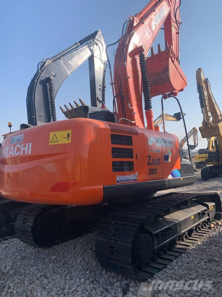 Hitachi 200 Гусеничні екскаватори