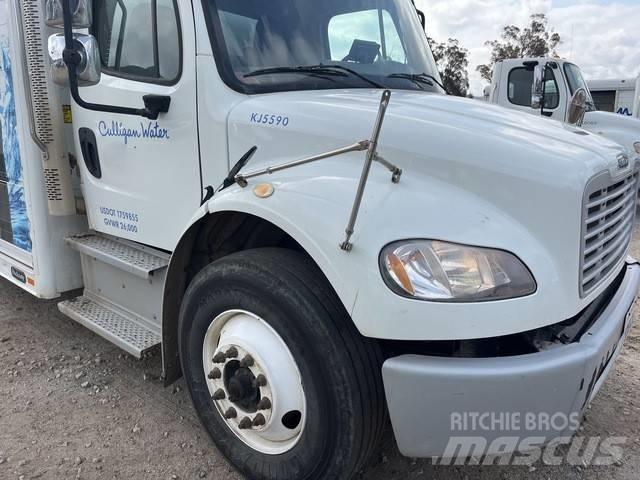 Freightliner M2 Вантажівки для доставки напоїв