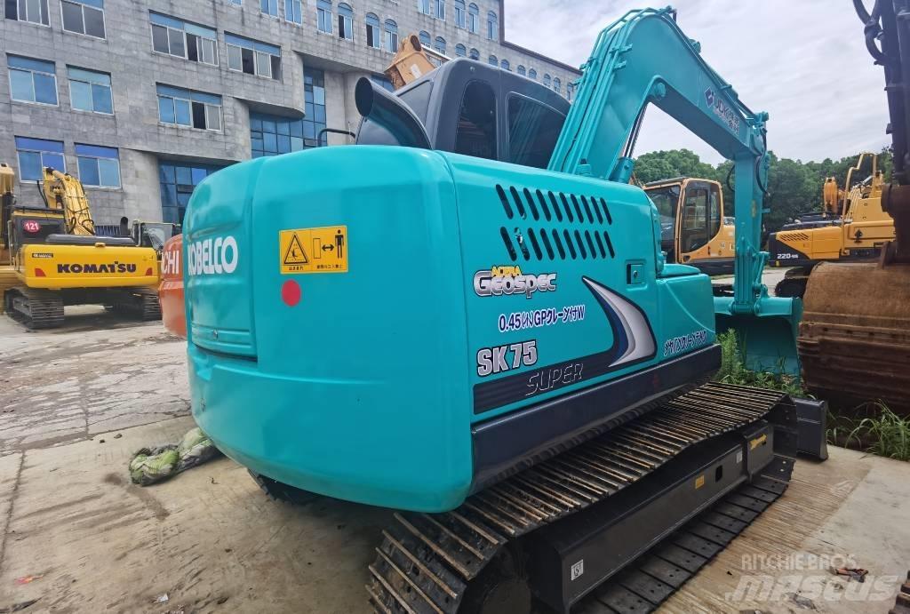 Kobelco SK 75 Середні екскаватори 7т. - 12т.