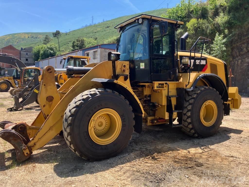 CAT 950 M Фронтальні навантажувачі
