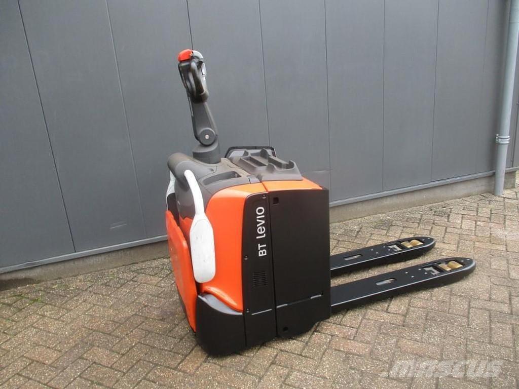 Toyota LPE200 Візки для перевезення піддонів