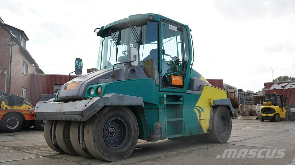Hamm GRW 280-16 Пневматичні катки