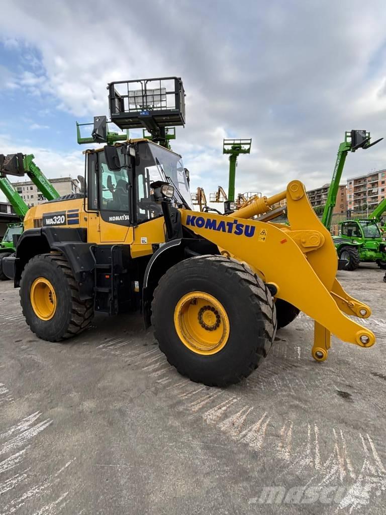 Komatsu WA 320-8 Фронтальні навантажувачі