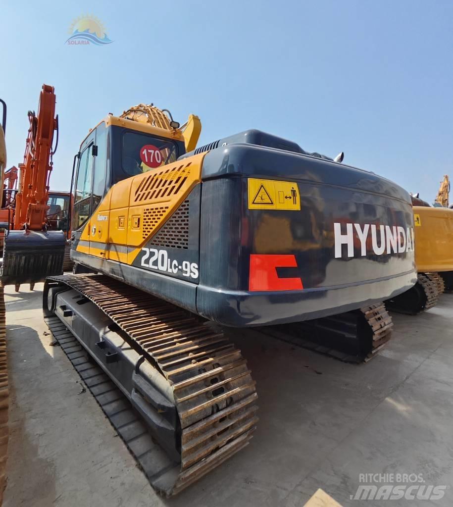Hyundai R220LC-9S Гусеничні екскаватори