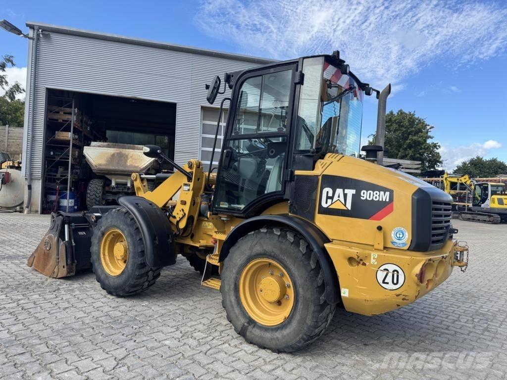 CAT 908M Фронтальні навантажувачі