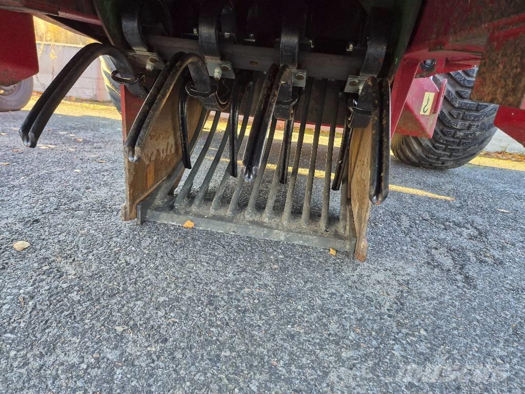 Juko Kivi-Karhu 4 Підбирачі каміння