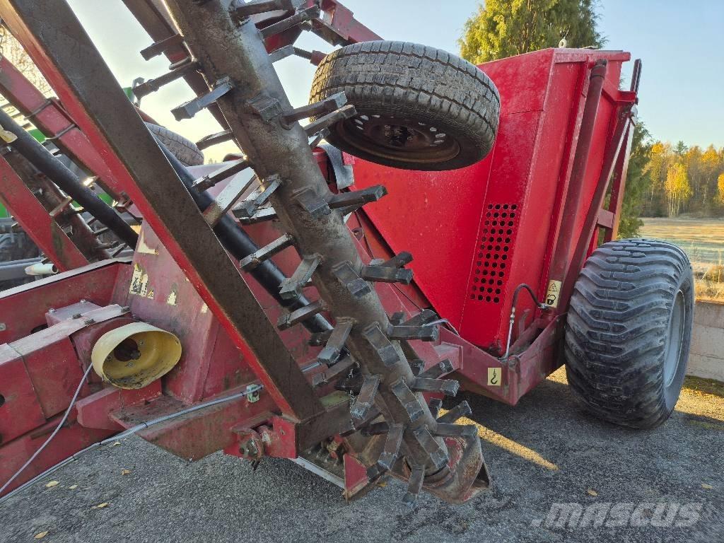 Juko Kivi-Karhu 4 Підбирачі каміння