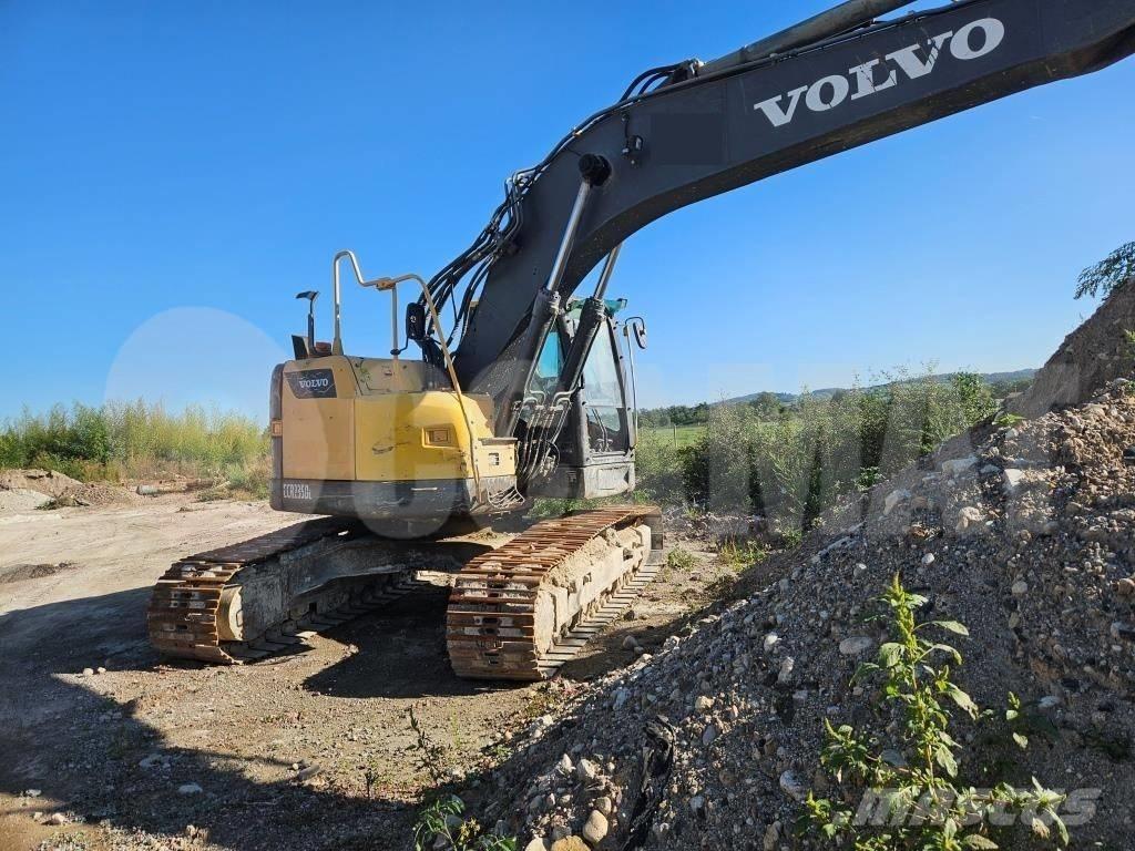 Volvo ECR 235 D Гусеничні екскаватори
