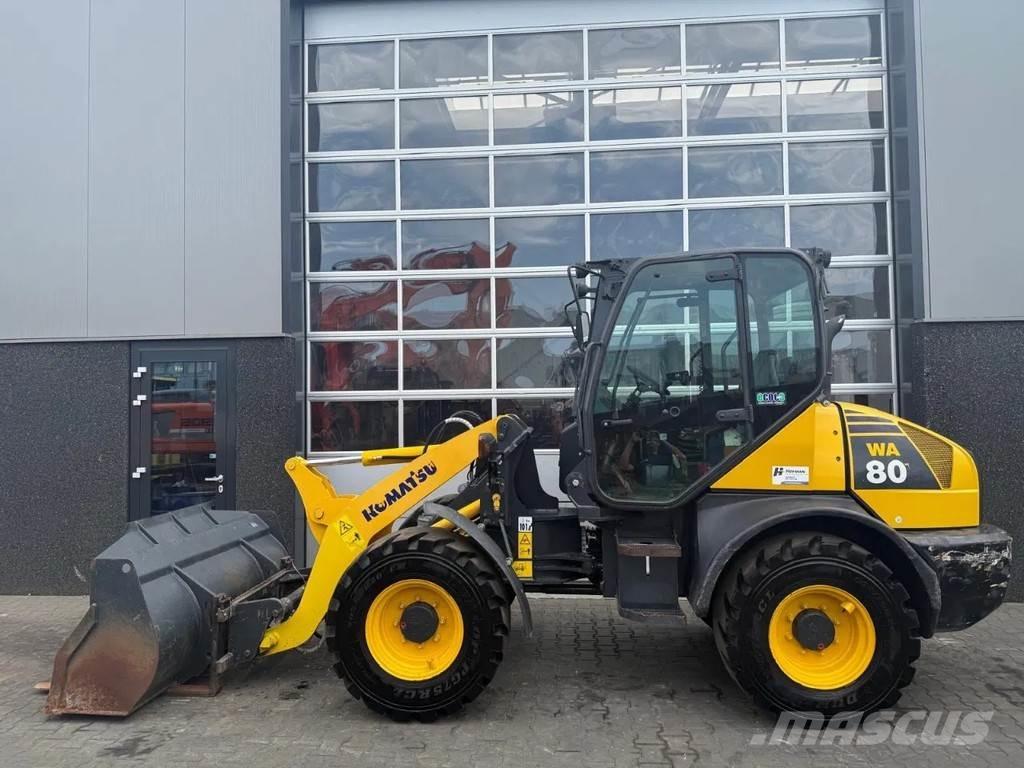 Komatsu WA80-6 Фронтальні навантажувачі