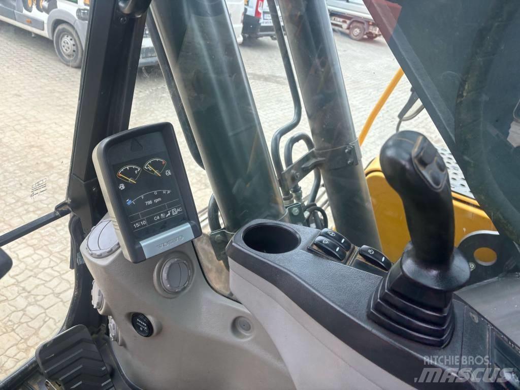 Volvo EC 220 D Гусеничні екскаватори