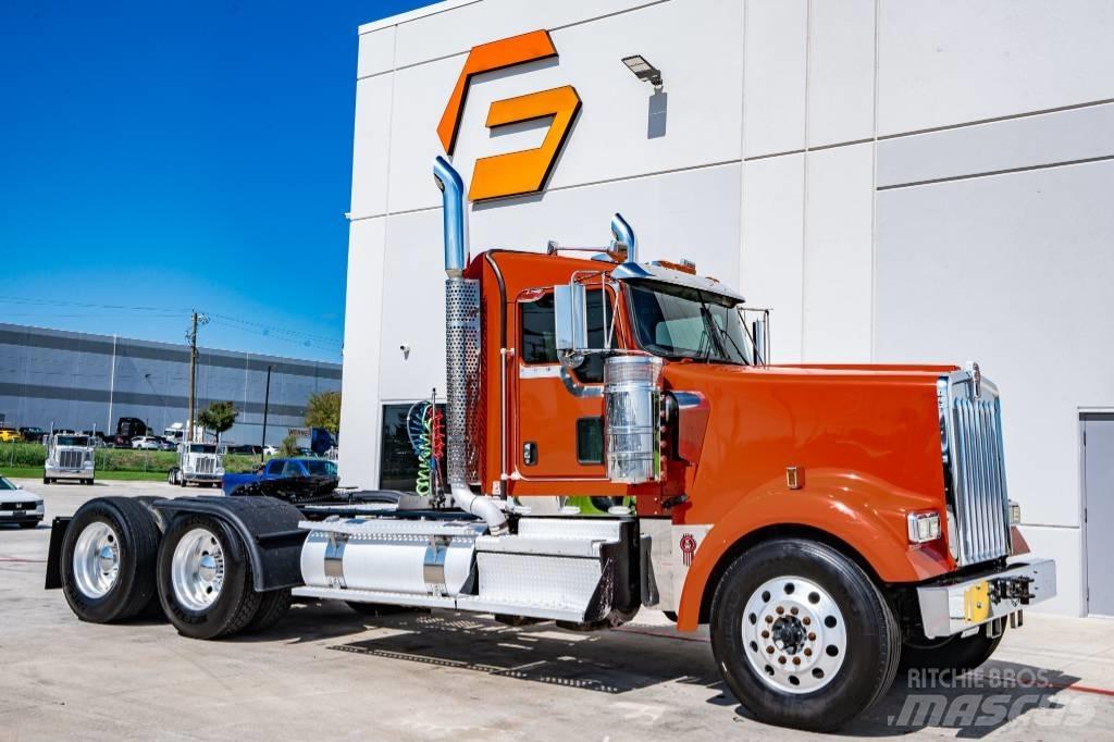 Kenworth W 900 Тягачі