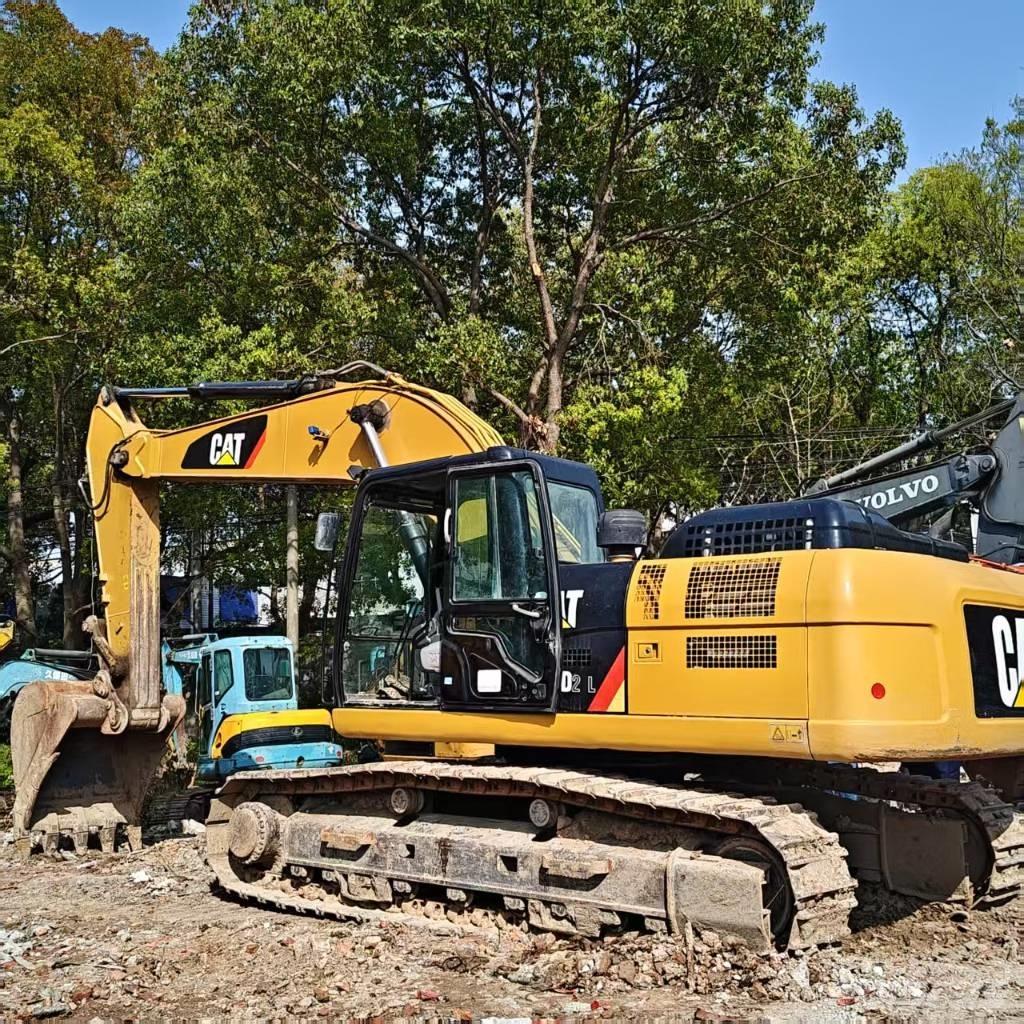 CAT 320 D2 Гусеничні екскаватори