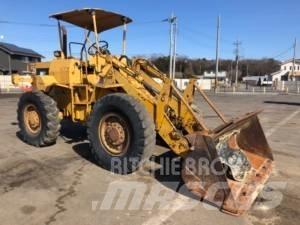 CAT 910 Фронтальні навантажувачі