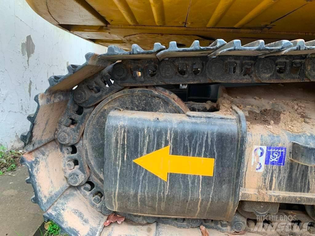 CAT 323 D L Гусеничні екскаватори