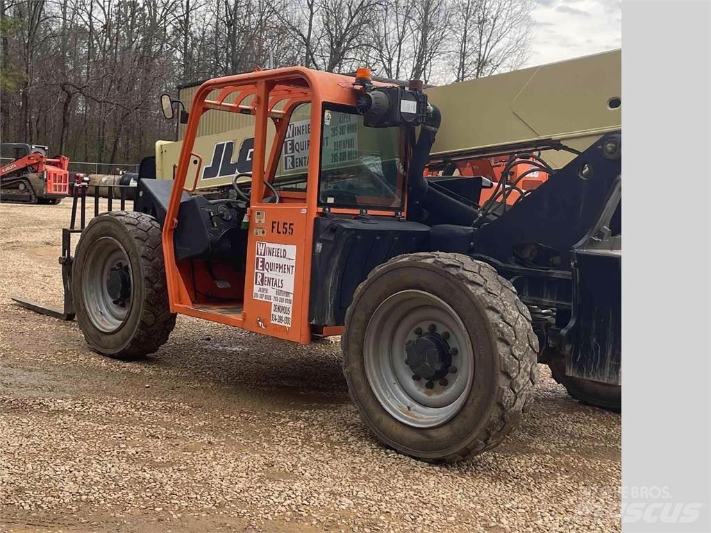JLG G6-42A Телескопічні навантажувачі