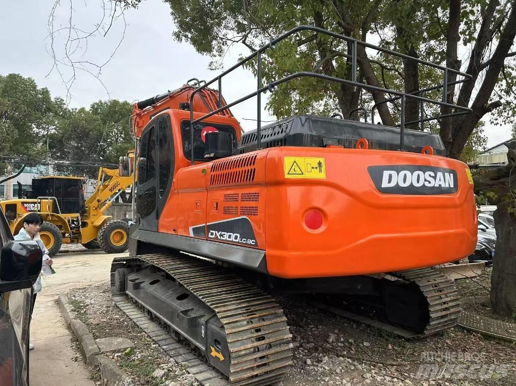 Doosan DX300LC-9c Гусеничні екскаватори