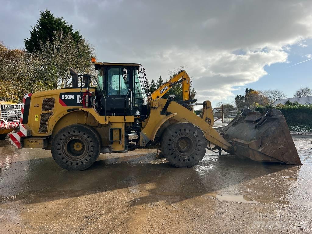 CAT 950 M Фронтальні навантажувачі