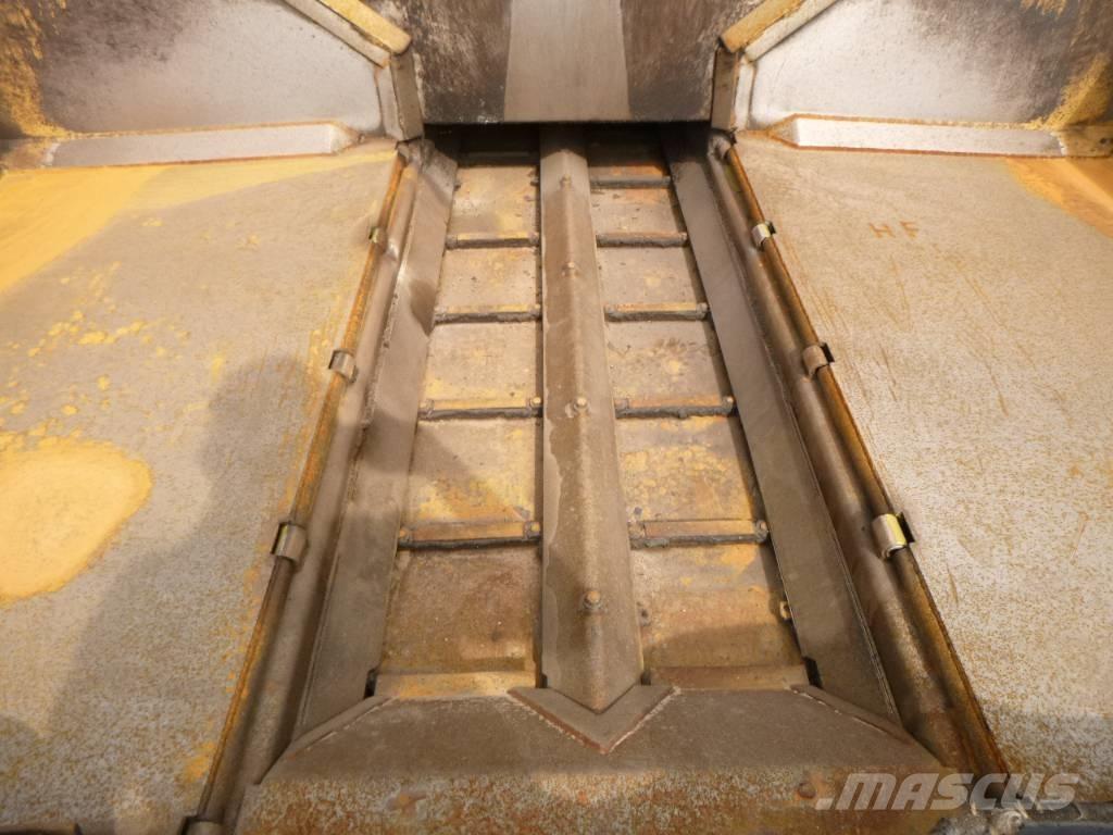 CAT BB730 Асфальтовкладачі