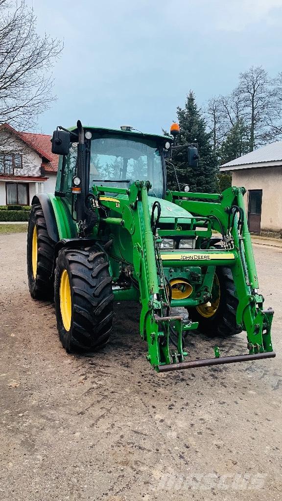 John Deere 5820 Трактори