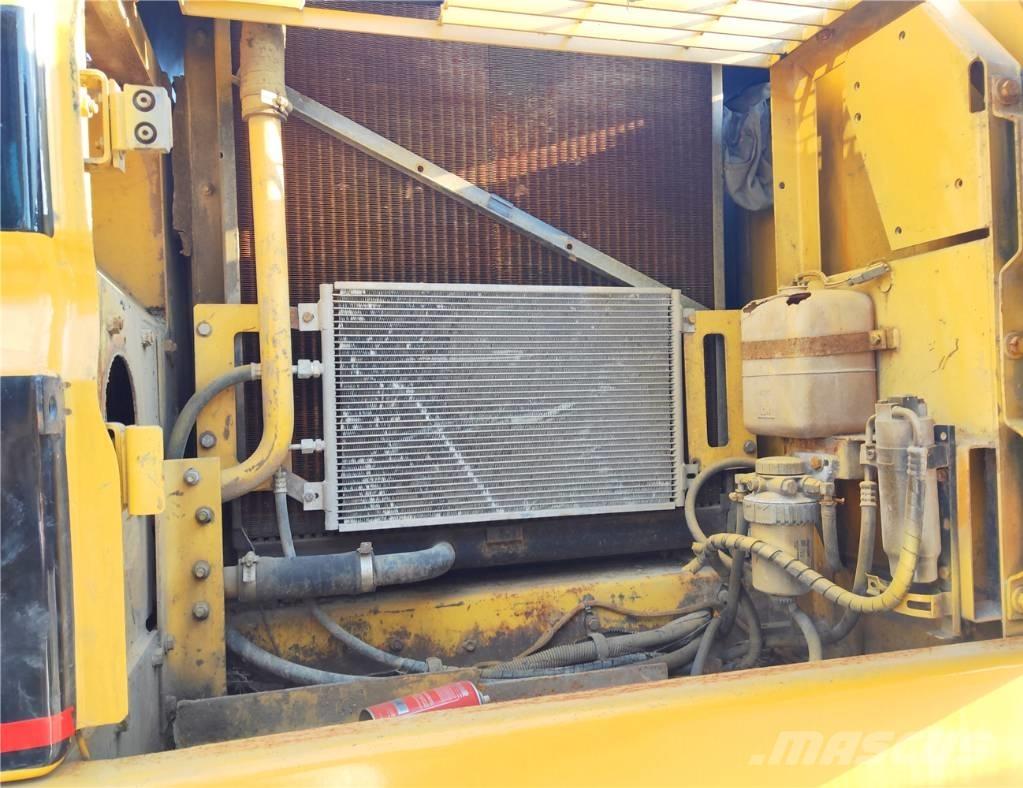 CAT 325BL Гусеничні екскаватори