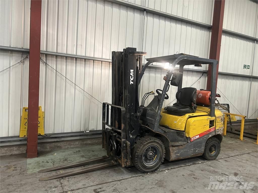TCM FG25T3 Газові навантажувачі