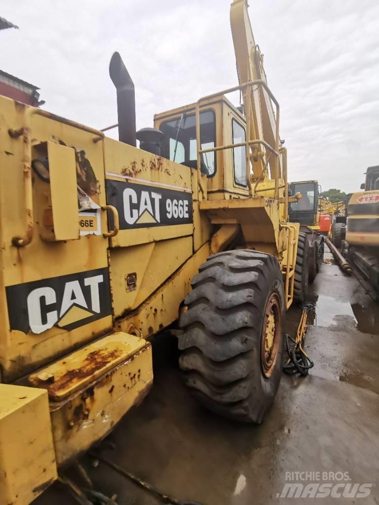 CAT 966E Фронтальні навантажувачі