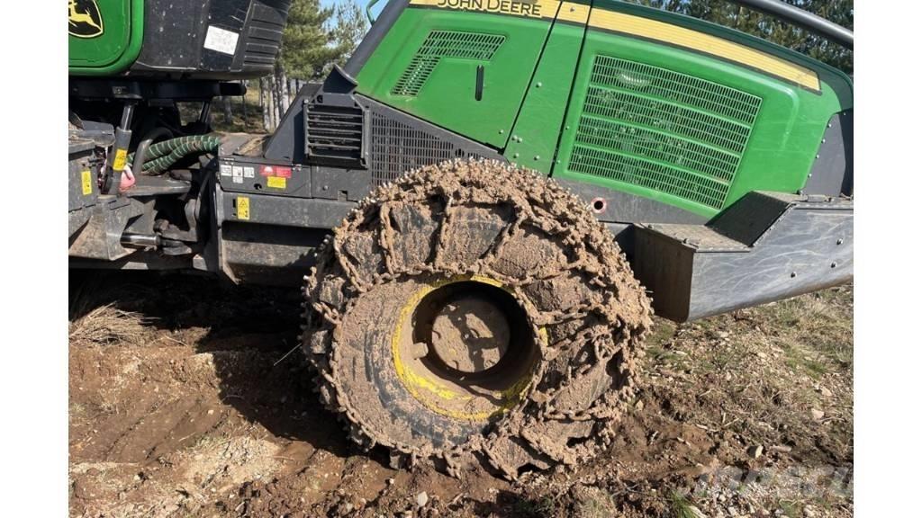 John Deere 1070 G Харвестери