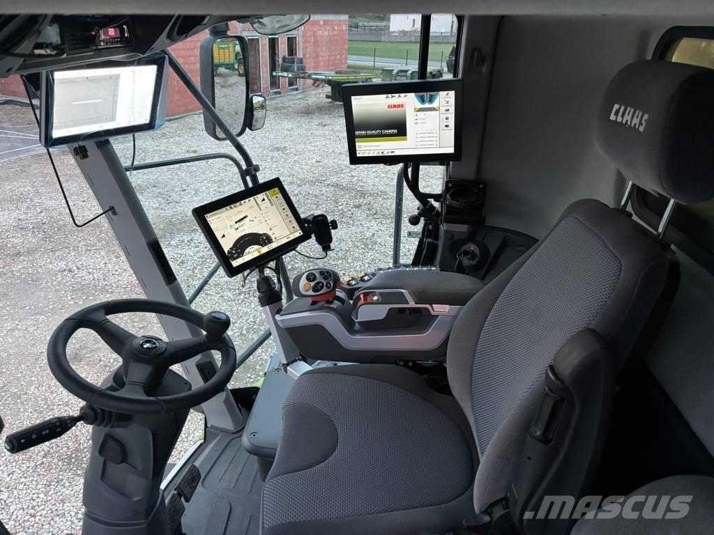 CLAAS Lexion 8900 TT Зернозбиральні комбайни