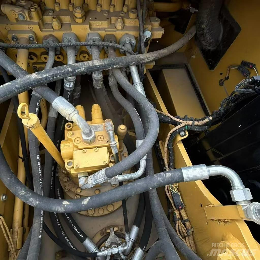 CAT 320 GC Гусеничні екскаватори