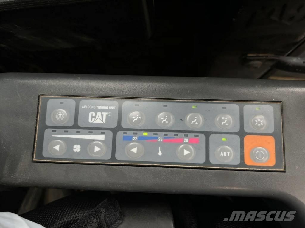 CAT 321D LCR Гусеничні екскаватори