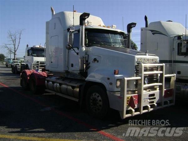 Mack Trident Тягачі