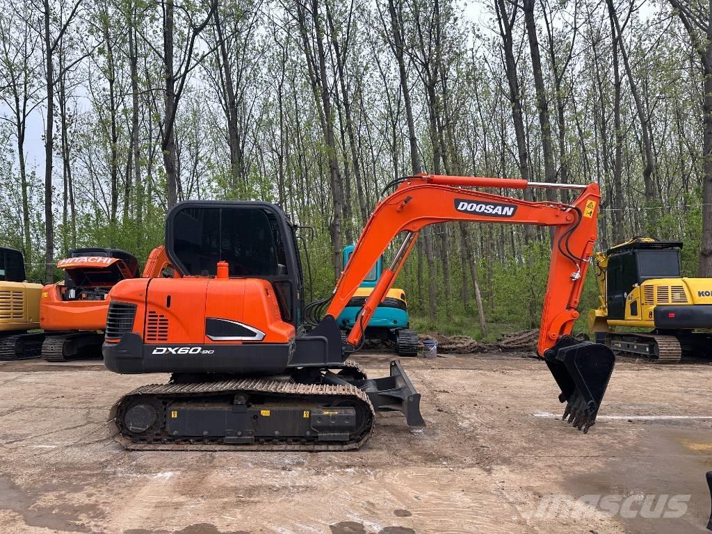 Doosan DX60 Гусеничні екскаватори
