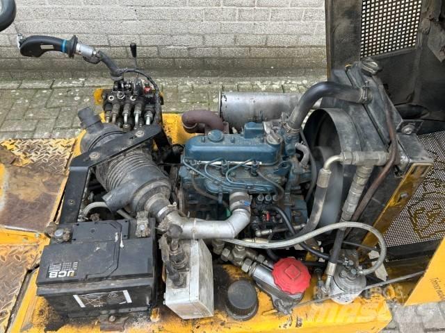 GiANT D 261S Малі навантажувачі