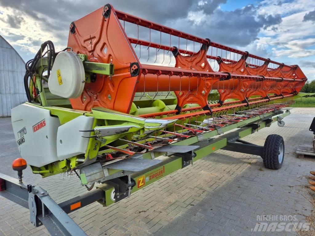 CLAAS Lexion 670 Зернозбиральні комбайни