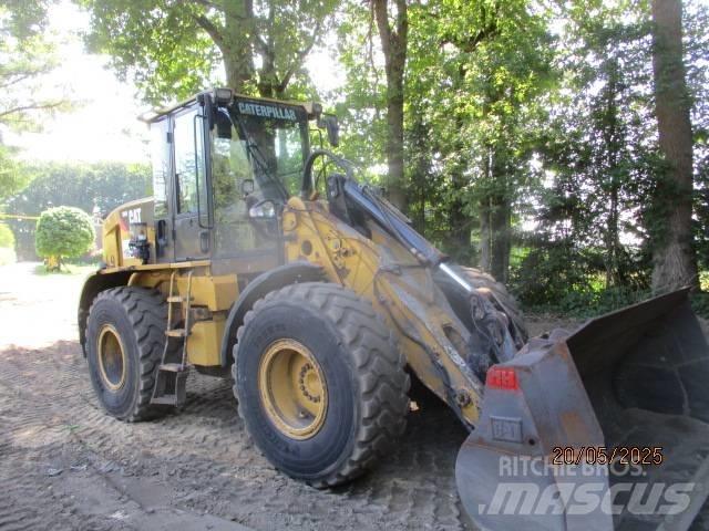 CAT 924 Фронтальні навантажувачі
