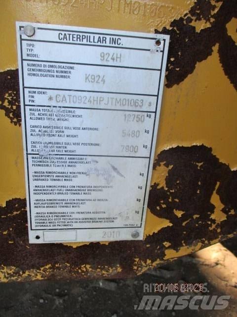 CAT 924 Фронтальні навантажувачі