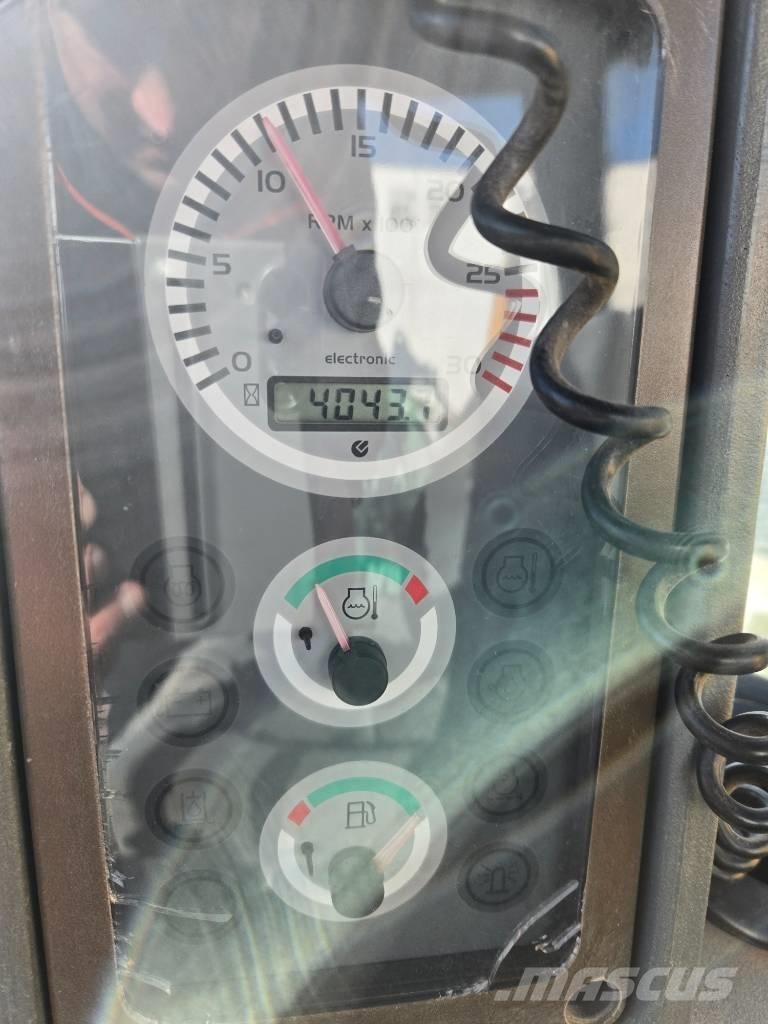 Komatsu WB 97 R-5EO Екскаватори-навантажувачі