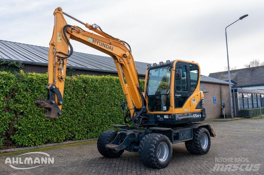 Hyundai R55W-9A Колісні екскаватори