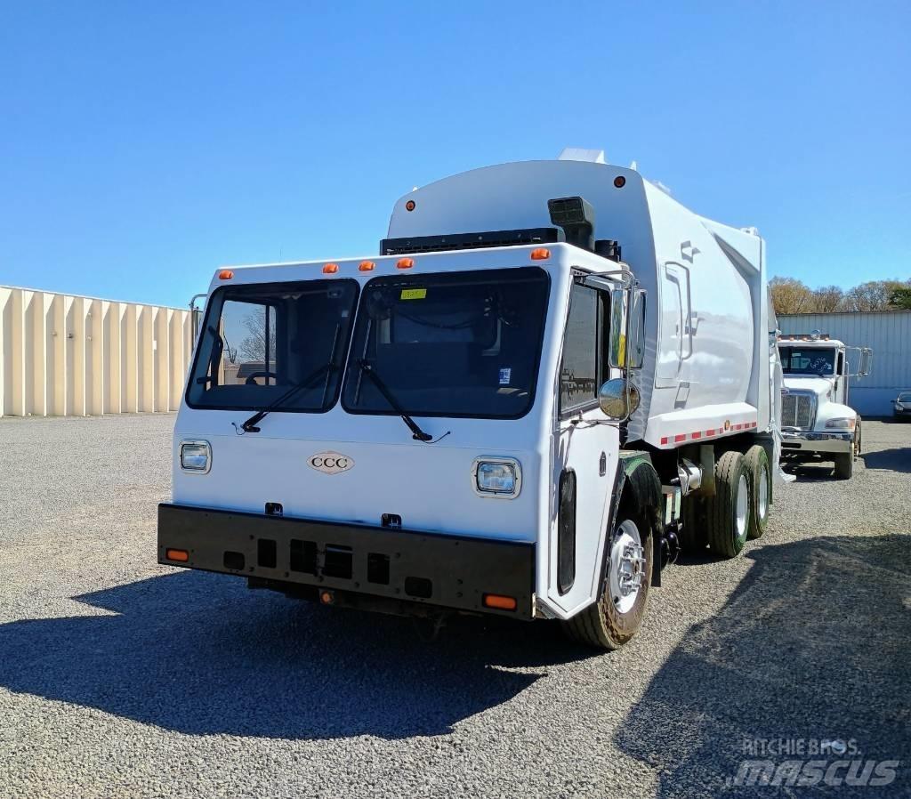  2011 Crane Carrier Сміттєвози