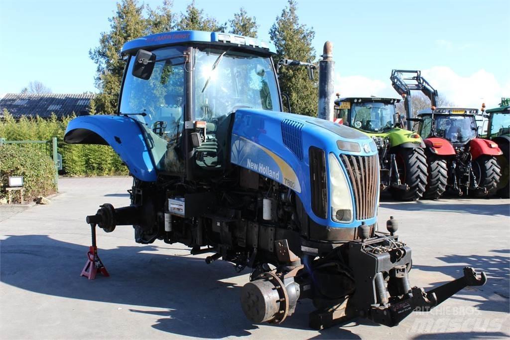 New Holland T8020 Трактори