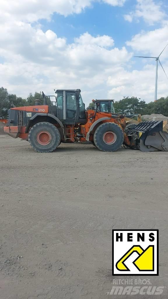 Hitachi ZW 310 Зчленовані самоскиди