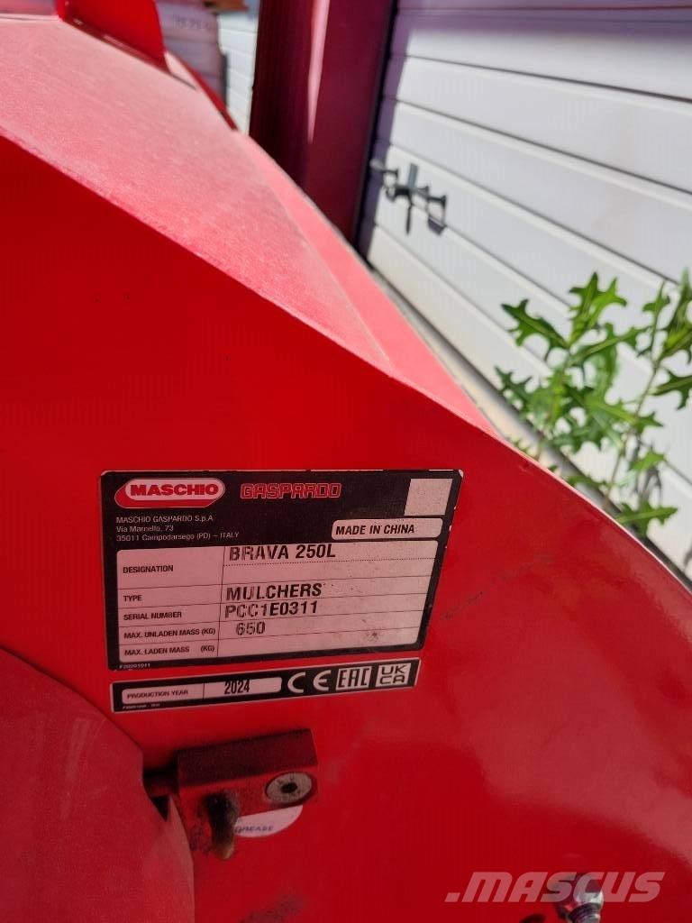 Maschio Brava 250 L Газонні і лукові косилки