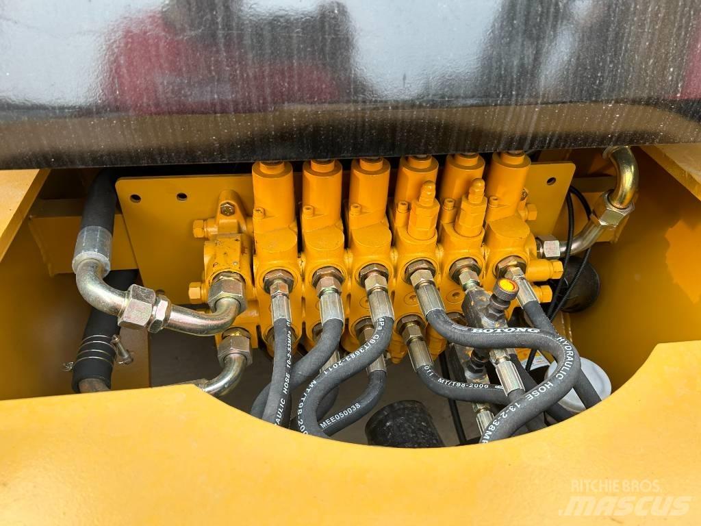 CAT 420 F Екскаватори-навантажувачі