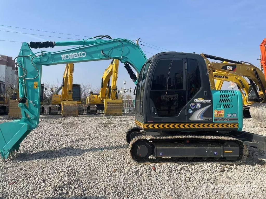 Kobelco SK75 Гусеничні екскаватори