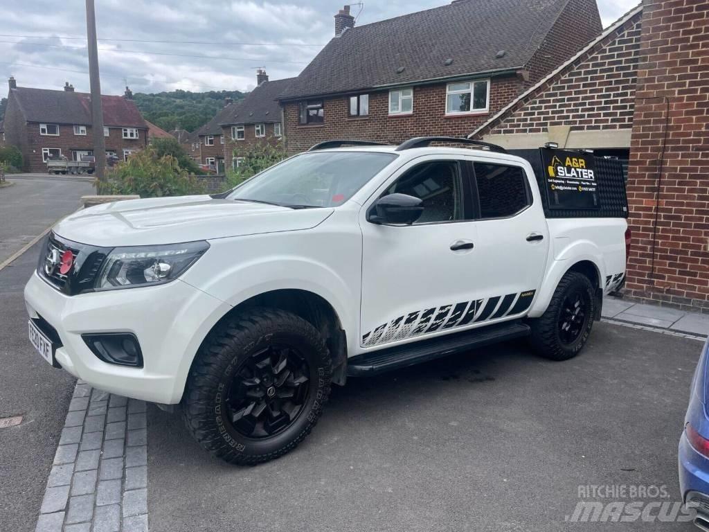 Nissan Navara Автомобілі