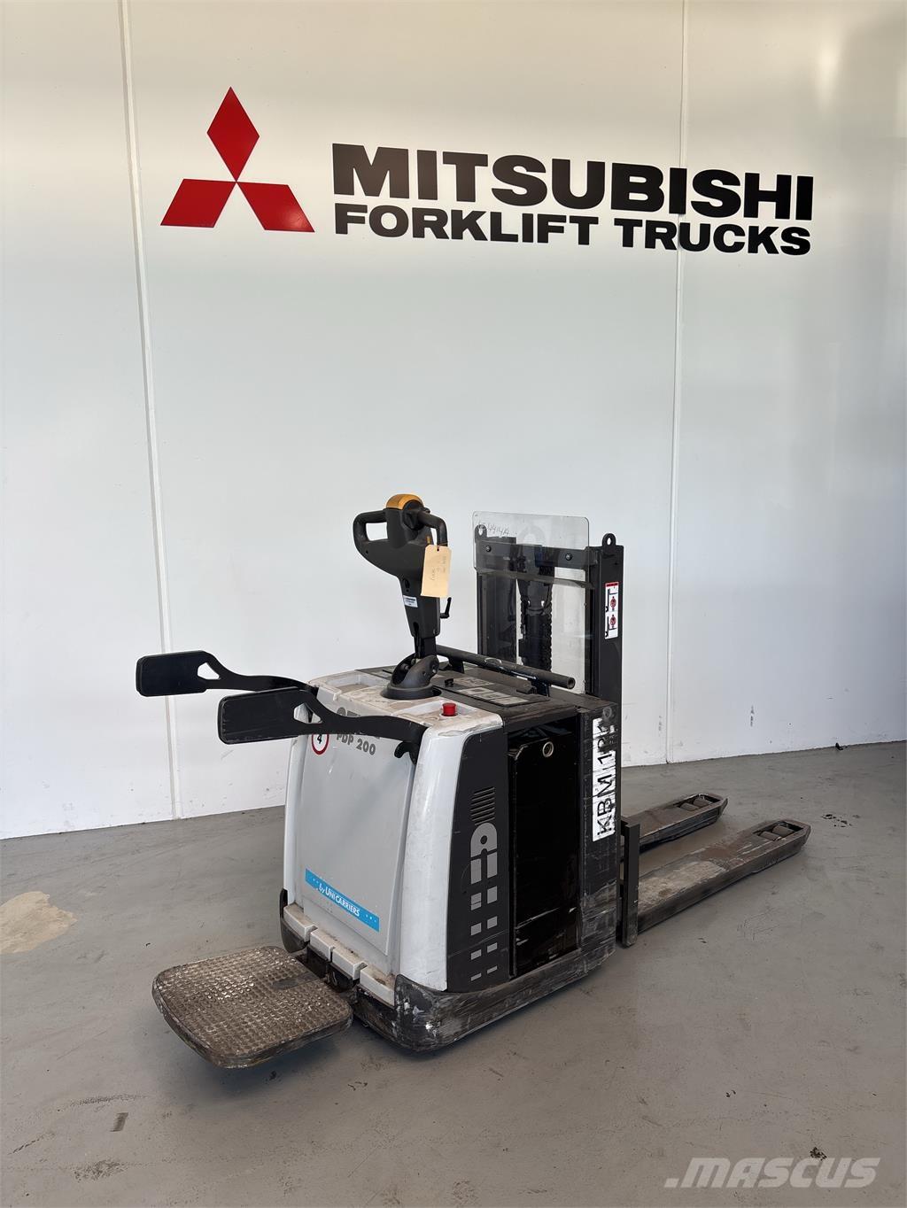 UniCarriers PDP200 Самохідні електроштабелери