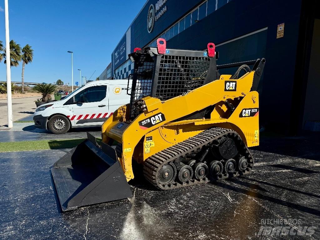 CAT 257 B Гусеничні вантажники