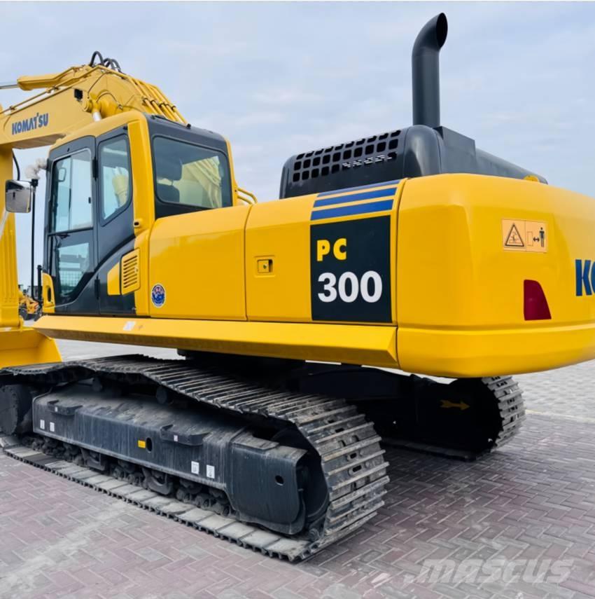 Komatsu PC300 Гусеничні екскаватори