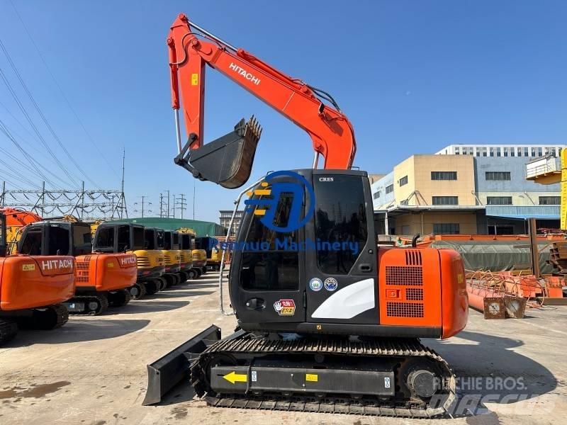Hitachi ZX70 Гусеничні екскаватори